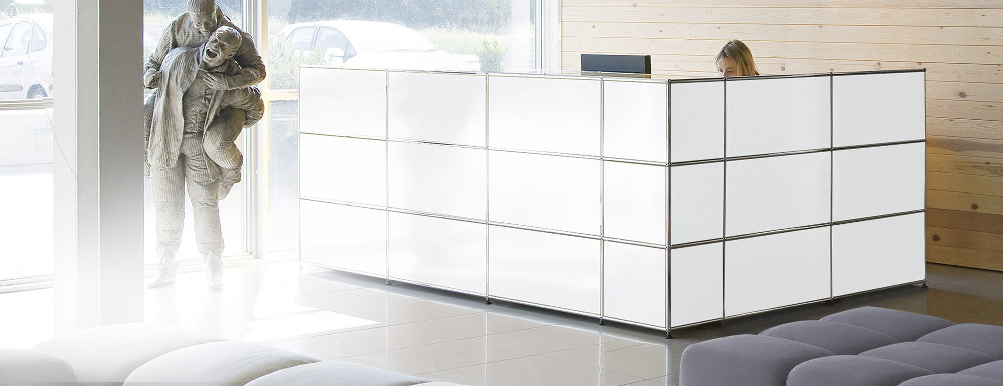 BLOW OUT - Theken von USM Haller individuell konfiguriert